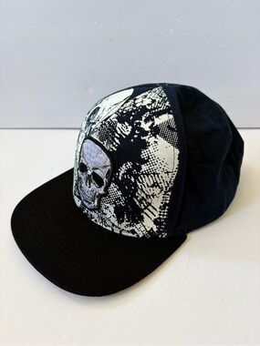 Top Level Skull Black White Flat Front Embroidery Design Snapback Trucker Hat